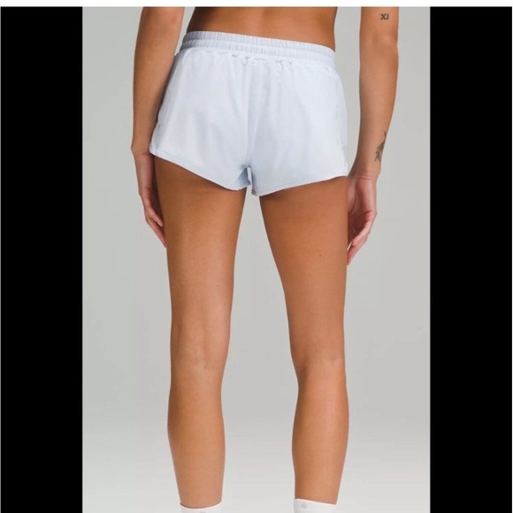 Lululemon Hotty Hot Low-Rise Lined Short 2.5 Blue Size 8 - Picture 3 of 12